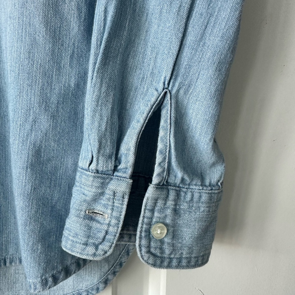 Old Navy Light Blue Denim Button-Down Shirt - Picture 4 of 8